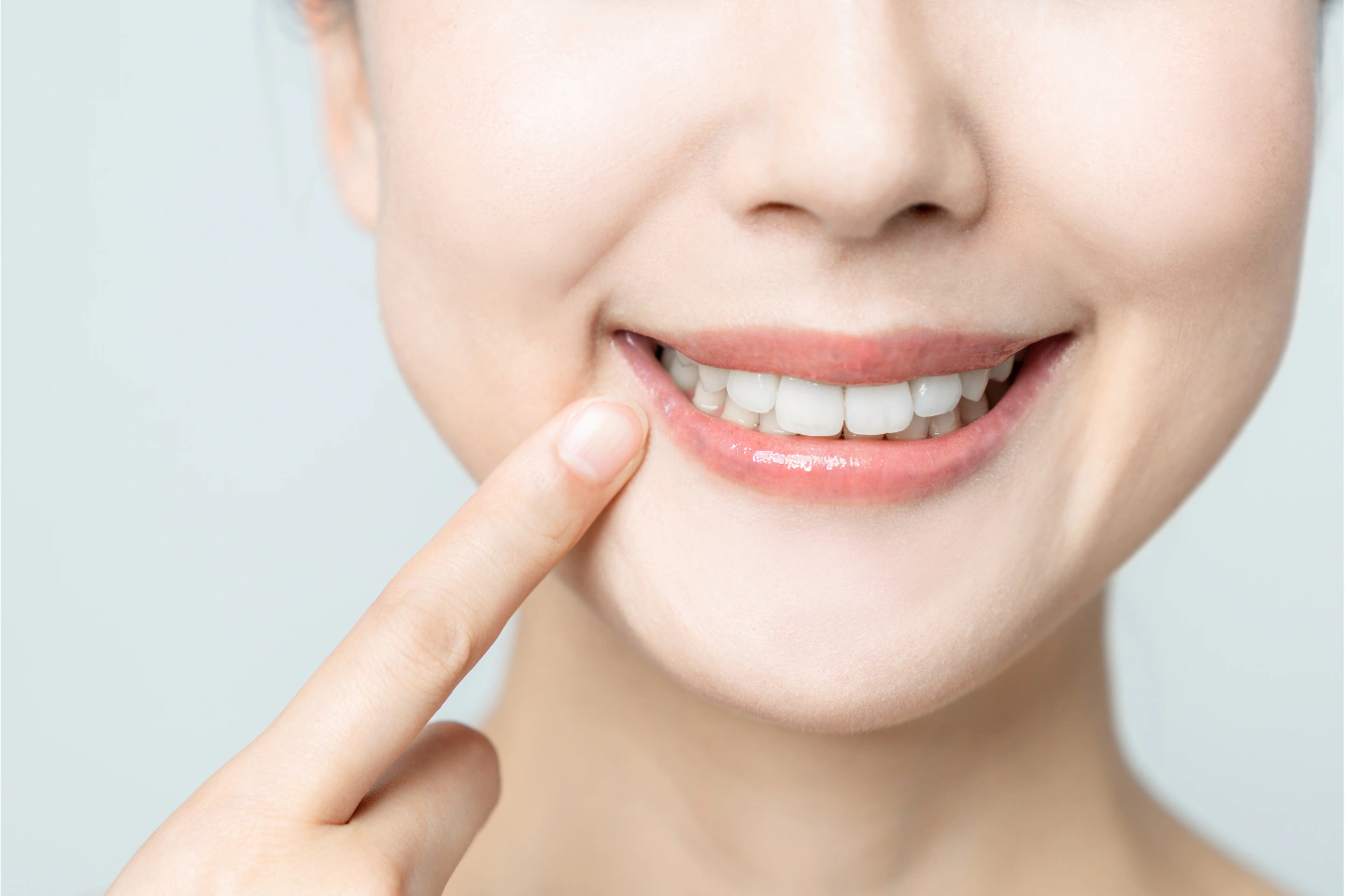 Dental bonding procedure for chipped teeth in Ripon CA