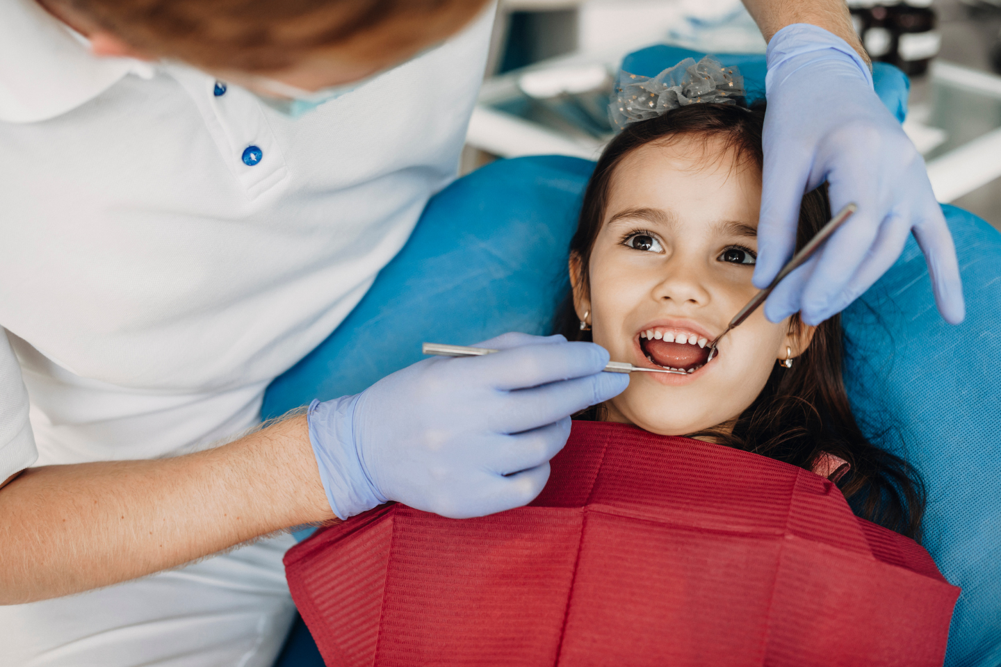 Tooth icon with braces representing orthodontic care.