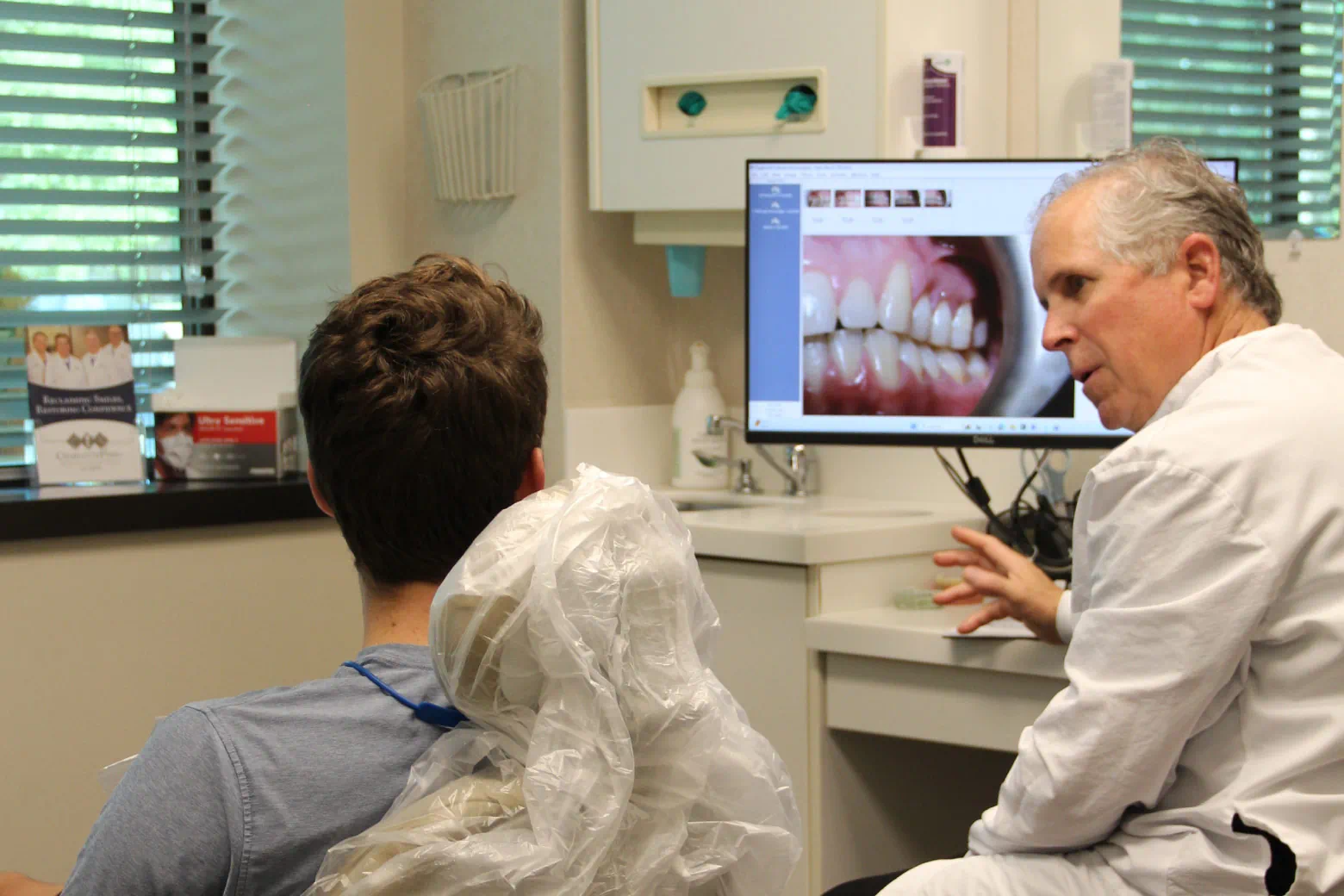 Cosmetic Treatments for Periodontitis: Restoring Your Smile and Confidence