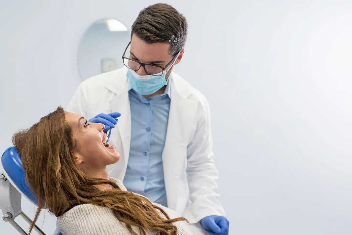 Should You Get Veneers, Bonding, or Crowns