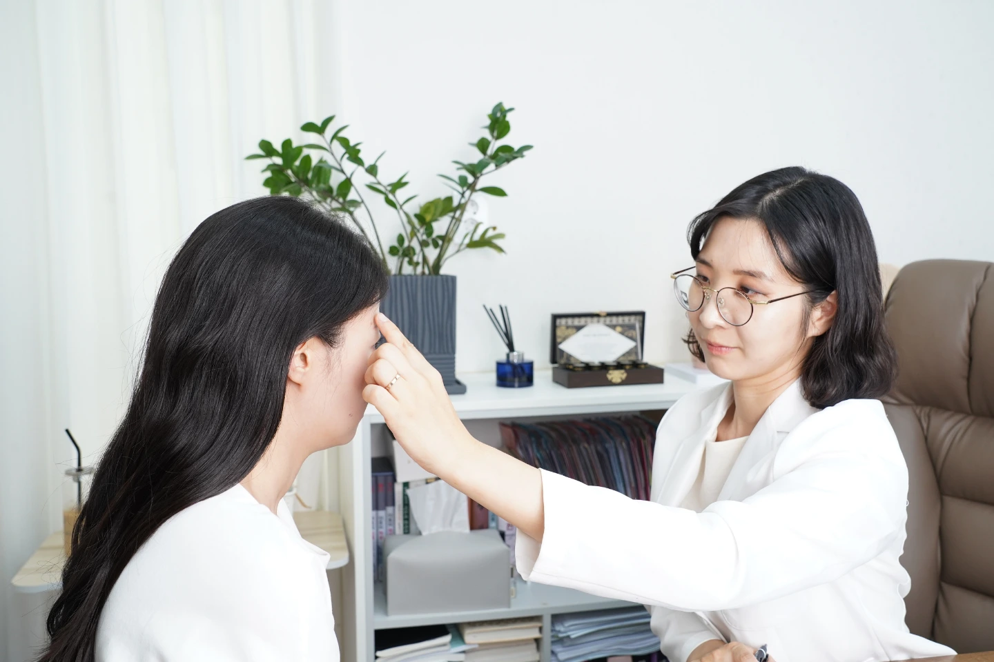 Which Eye Doctor Is Better: Optometrist or Ophthalmologist