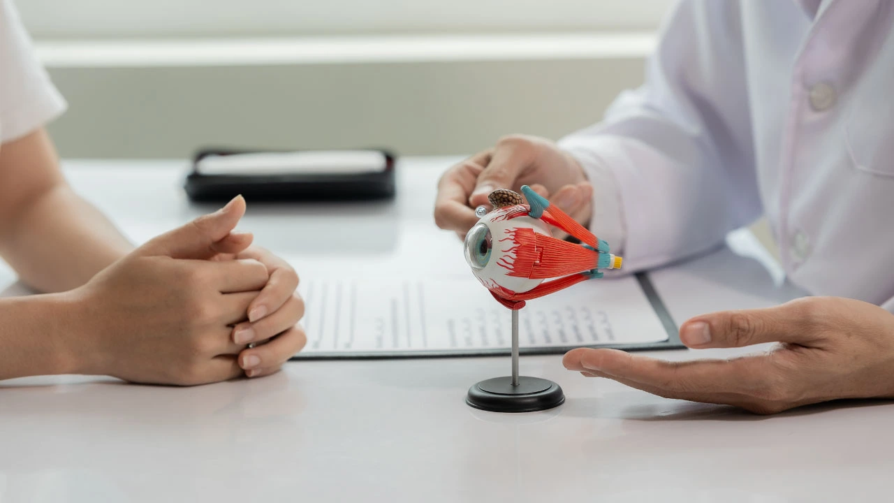 retinal disease eye diagram