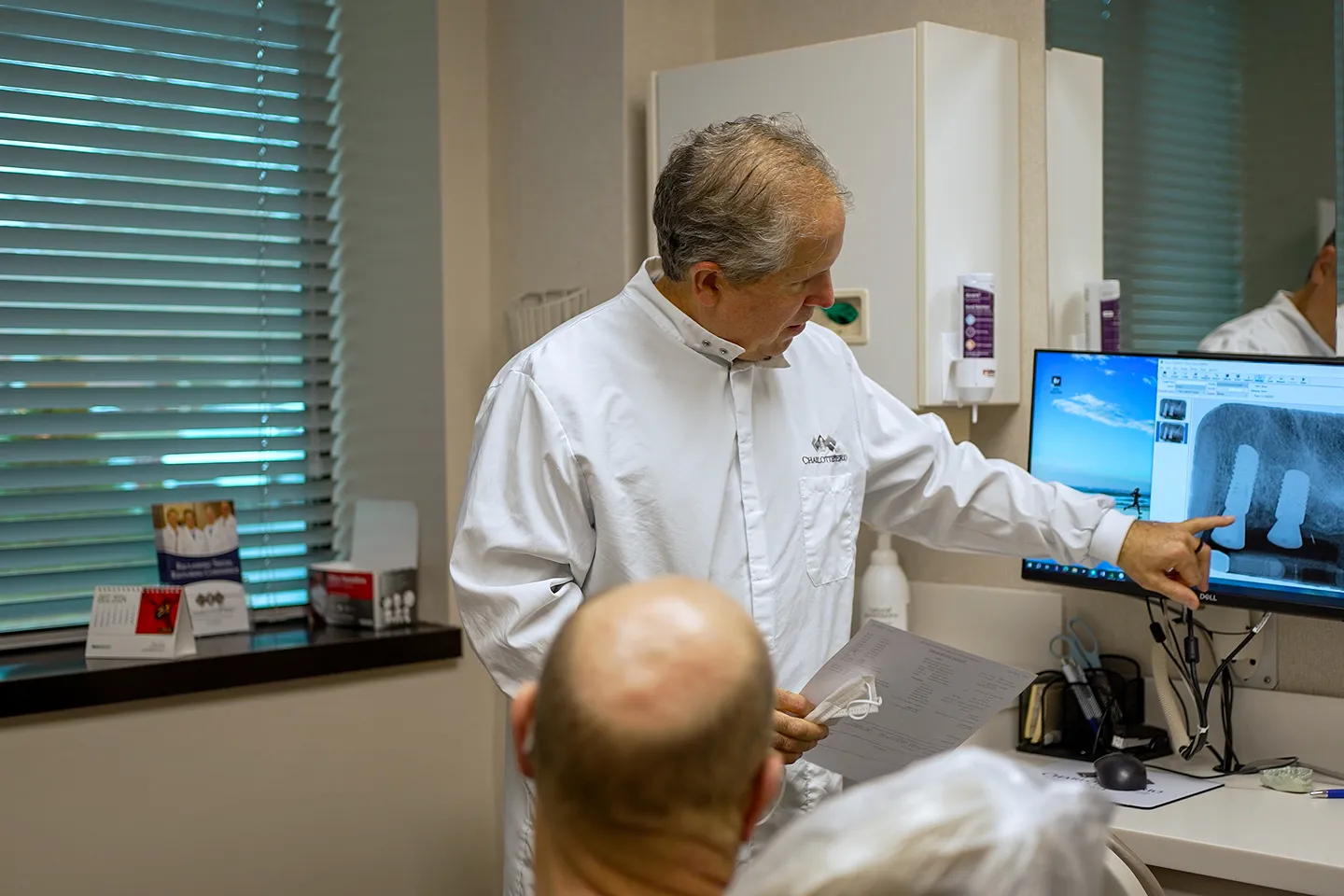Dental Implant image