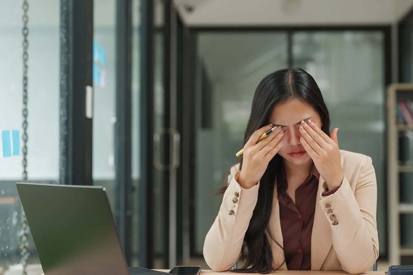 Why You Shouldn’t Rub Your Eyes