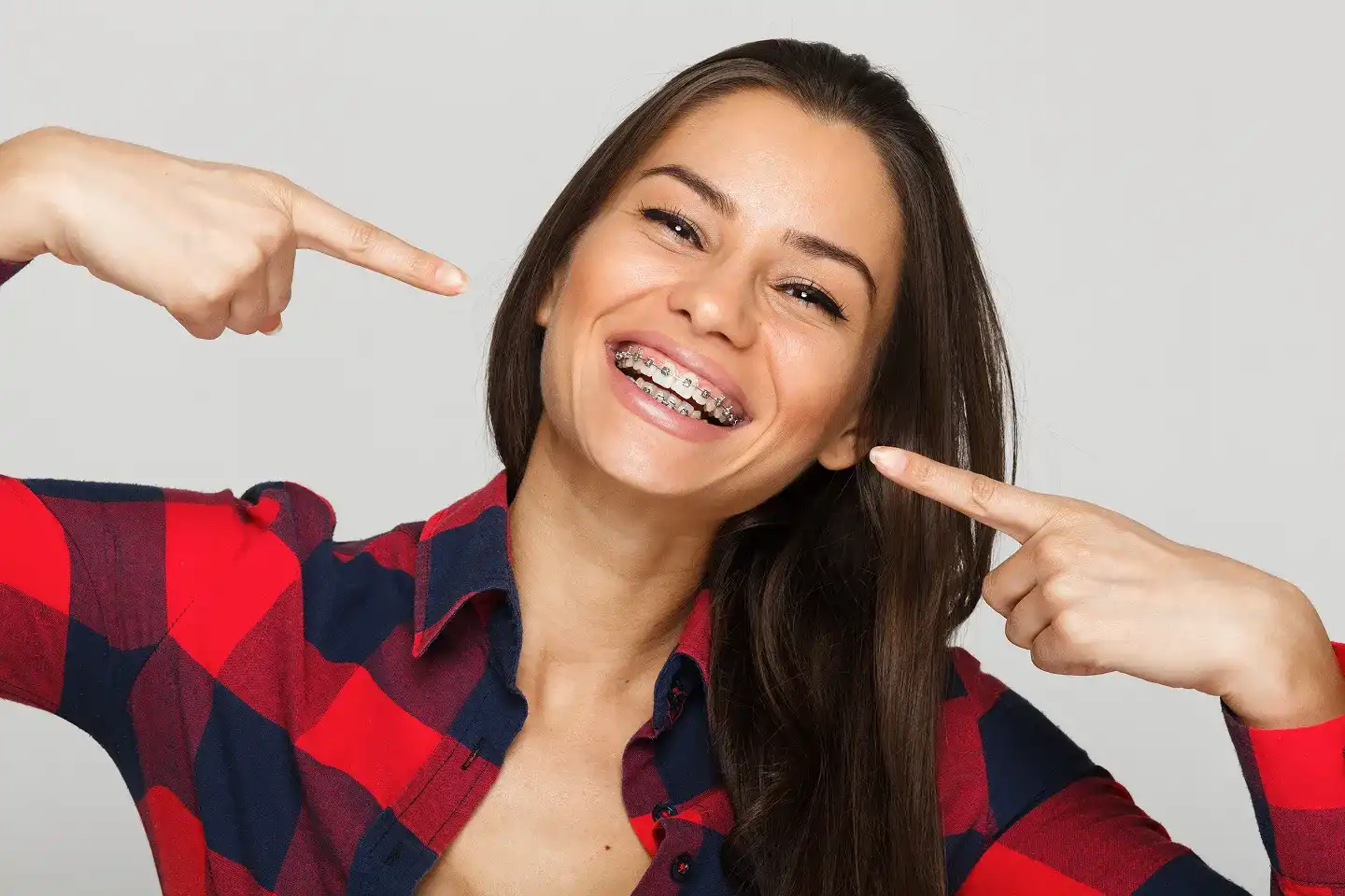 Do You Need to Brush After Every Meal with Invisalign?